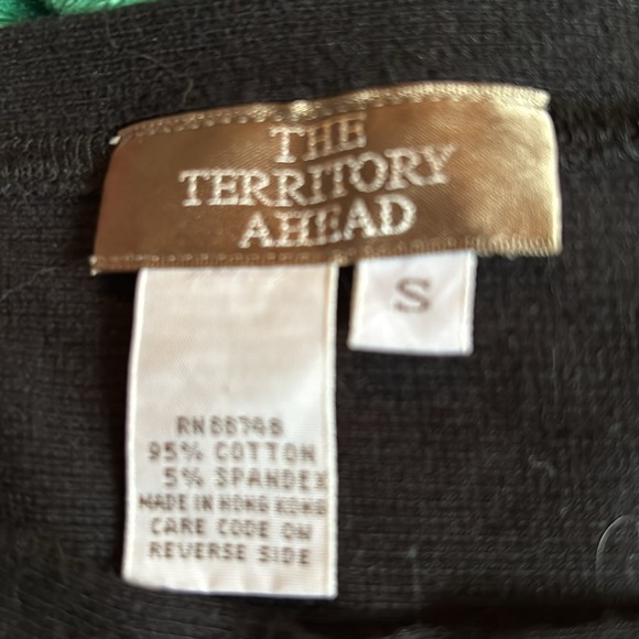 Black top - Picture 2 of 2